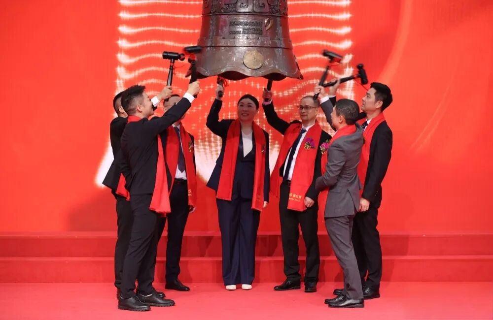 从华强北“1米柜台”起步，深圳又诞生一家千亿IPO