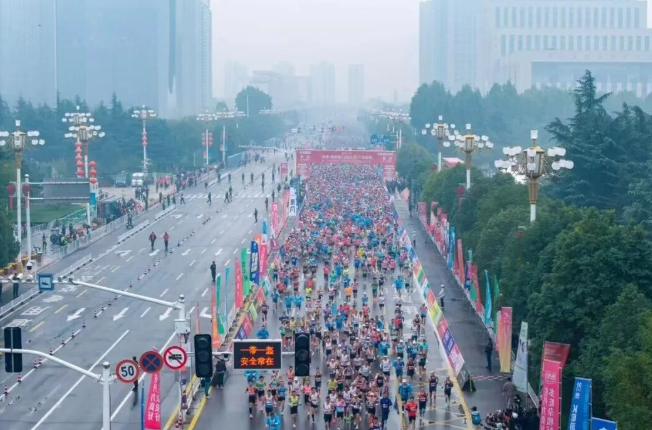 莒南跑者:   从乡间晨跑到冠军领奖台的热血传承