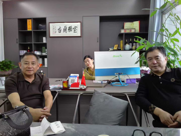 合肥僮话视界“媒体眼镜”：AI眼镜引领未来新潮流