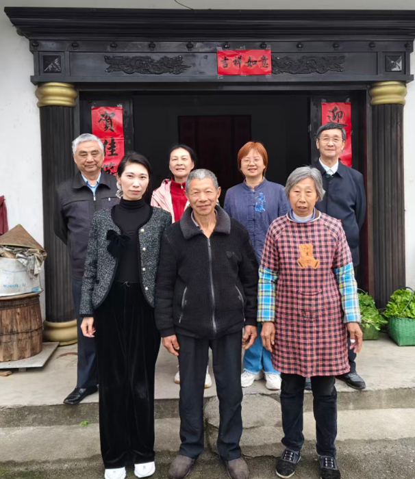 七律 · 金寨访贫行感怀