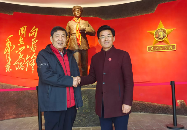 墨韵映柿园，丹青绘新春