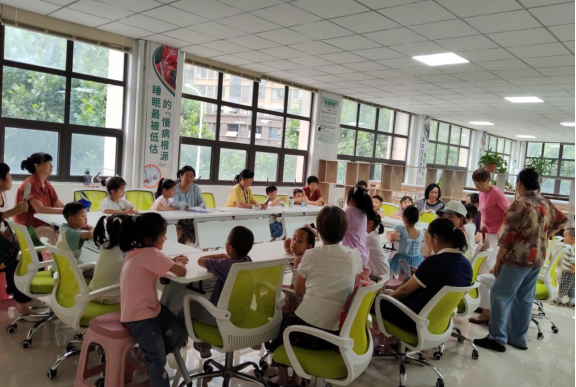 “一纸书签， 寸寸感恩”高新区金桂社区御景城小区居民活动中心亲子DIY活动