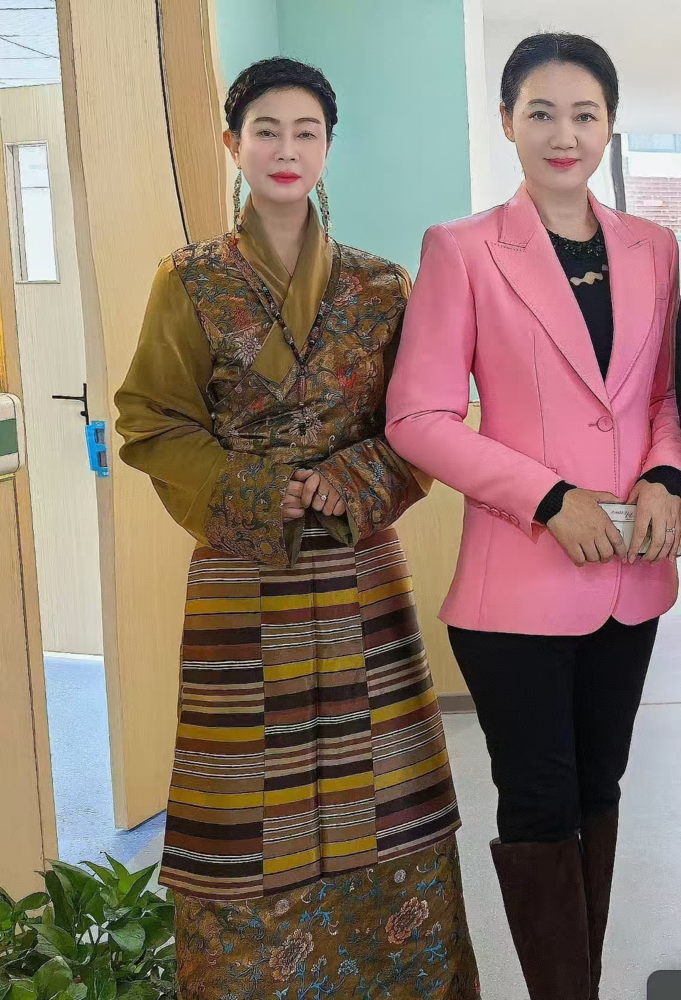 安徽幸福门颐养院盛大开业 著名歌手奔月献唱助力重阳敬老活动