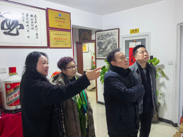 老兵文工团走访翕家大院，歌声温暖企业人心