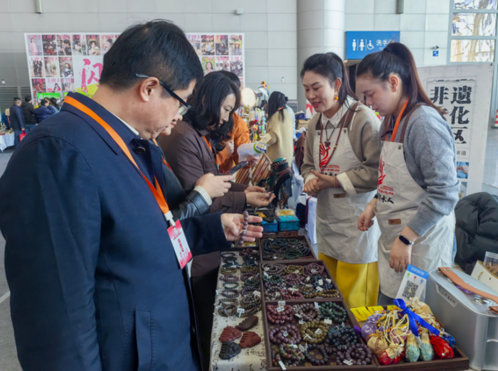 本草承文脉，香韵微养生—巾帼人刘卉群的亳州中医药文创践行之路