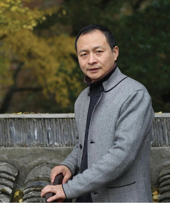 翰墨凝质开新境，新承文脉拓锦峰——李明书法艺术体系与笔墨精神概评