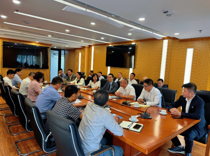 跨越山海促交流 笔墨为桥传友谊｜中图建筑金属协会东南亚考察团赴越南开展考察交流，滕斌书画作品作为国礼馈赠友人