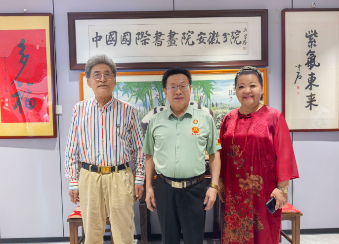 迎七一翰墨传文脉 军地文艺聚力交流 周晓荔一行莅临中国国际书画院安徽分院开展创作雅集