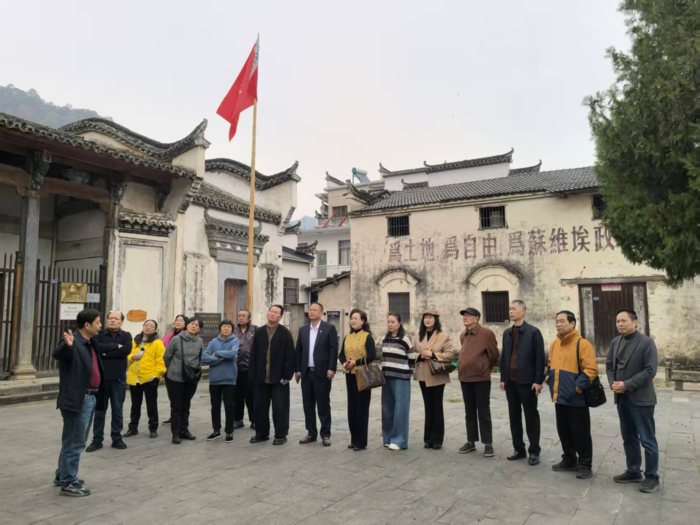 安徽古塬书画院与黟县柯村镇签约合作 共启“柯村山里人”新篇