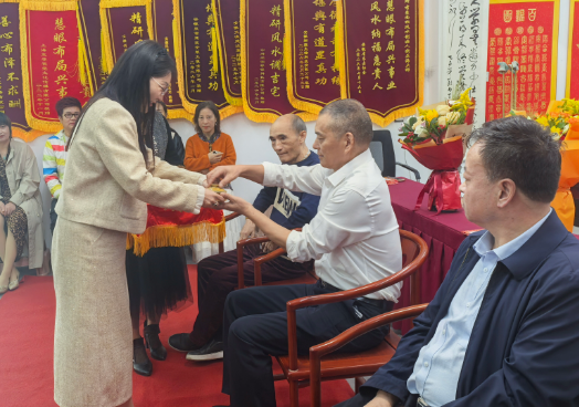 重阳传孝义 薪火启新程｜“孝義面相风水”创始人於正海喜收第28位弟子苏女士